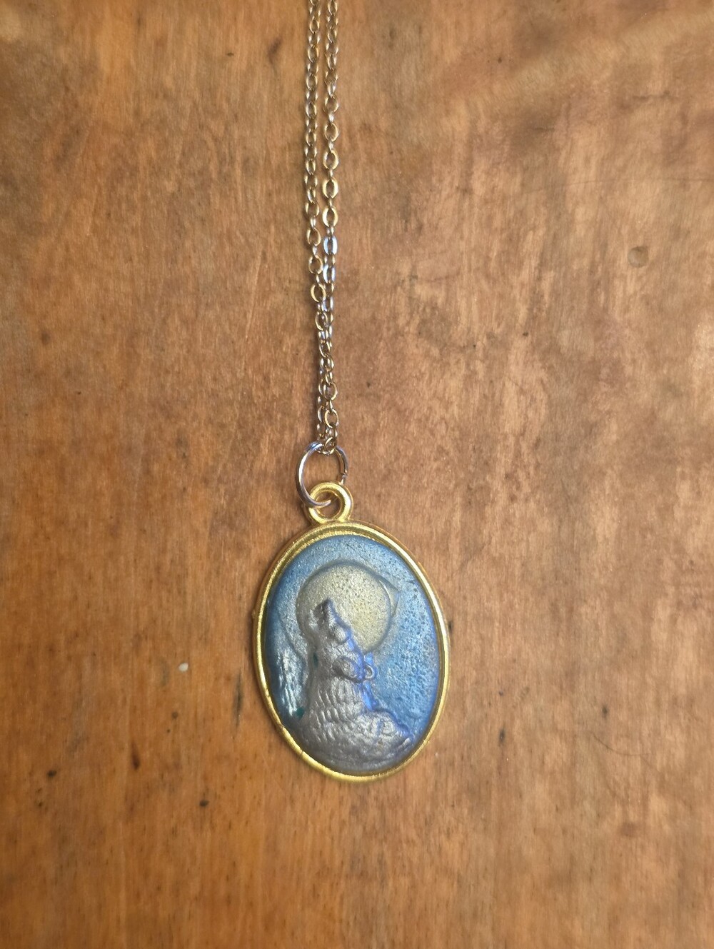 Wolf Howling At Moon Necklace In 18" Gold Tone Bezel Frame And Chain Is 18"